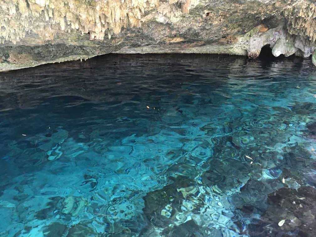 Yucatan-félsziget cenote víznyelő 